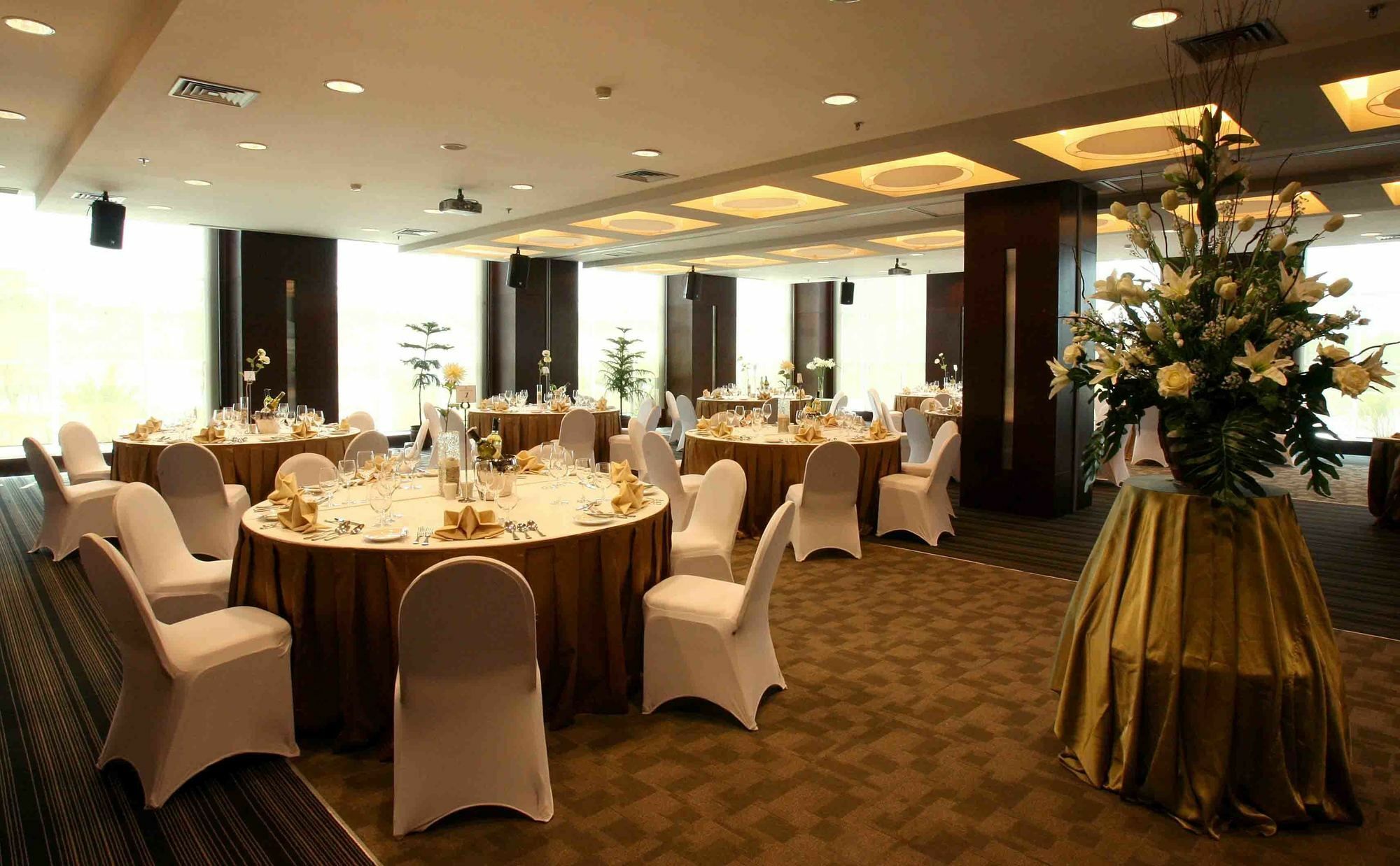 מלון צ'יקראנג President Executive Club מראה חיצוני תמונה
